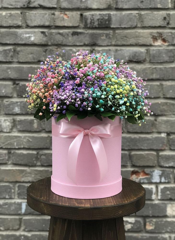 Цветочная композиция из Гипсофила и Розы в шляпной коробке в Гольёво