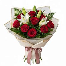 Букет цветов из:  Лилии и Розы в Гольёво