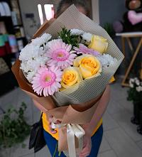 Букет цветов из:  Герберы, Розы и Хризантемы в Гольёво