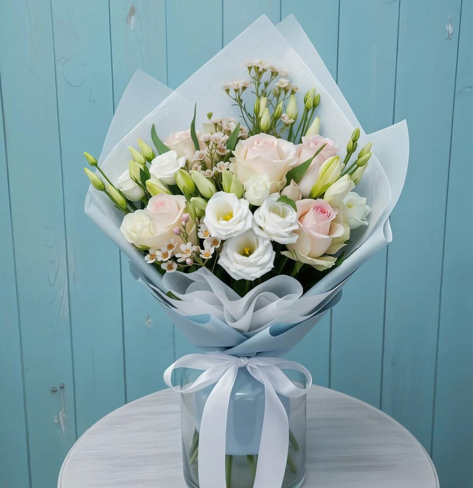 Букет цветов из: Розы и Лизиантусы в Гольёво