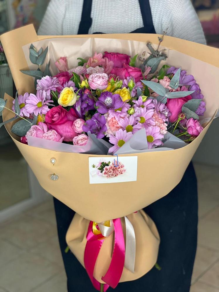 Букет цветов из: Хризантемы, Гвоздики и Альстромерии в Гольёво