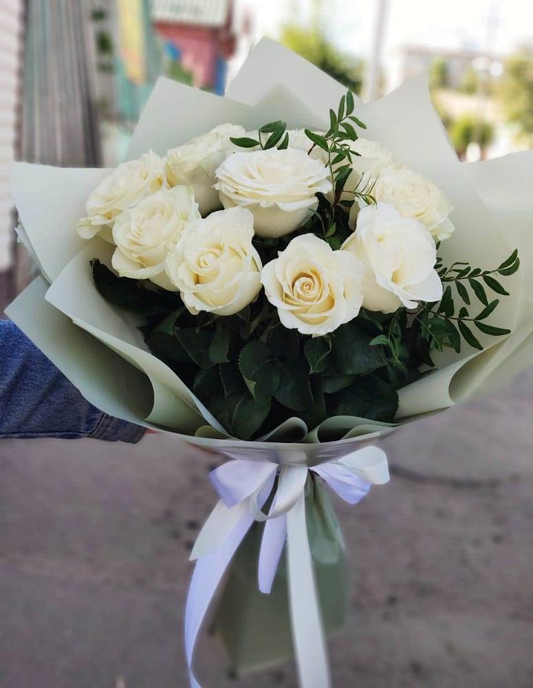 Букет Белые розы Проуд в Гольёво