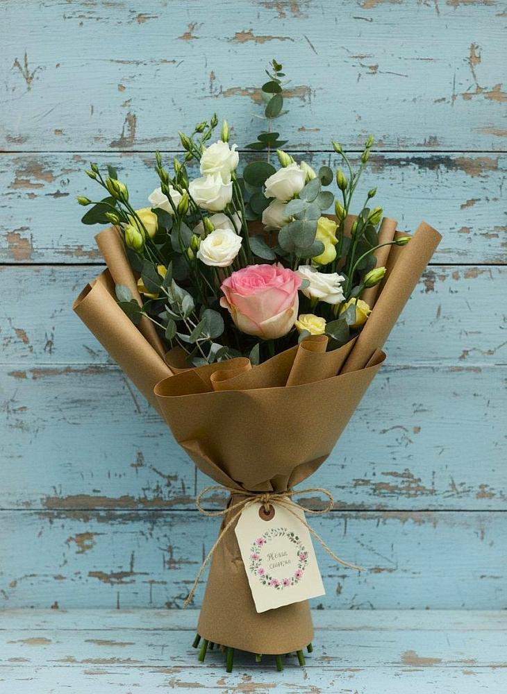 Букет цветов из: Розы и Лизиантусы в Гольёво