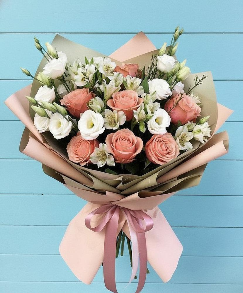 Букет цветов из: Розы, Альстромерии и Лизиантусы в Гольёво