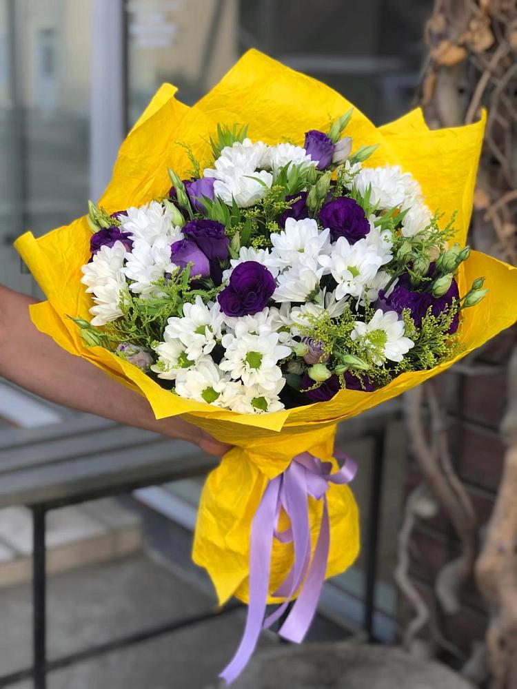 Букет цветов из: Ирисы, Хризантемы и Ромашки в Гольёво