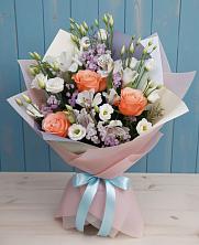 Букет цветов из:  Лизиантусы, Розы, Альстромерии и Гипсофила в Гольёво