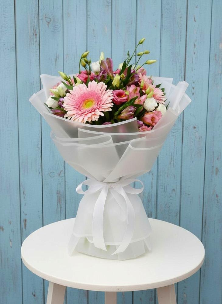 Букет цветов из: Герберы, Альстромерии и Лизиантусы в Гольёво