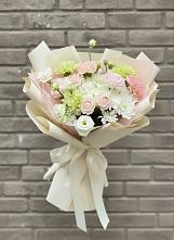 Букет цветов из:  Гвоздики, Розы, Лизиантусы и Хризантемы в Гольёво