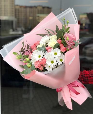 Букет цветов из: Розы, Лизиантусы и Хризантемы в Гольёво