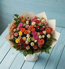 Букет Микс из разноцветных кустовых роз в Гольёво