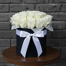 Цветочная композиция из Розы в шляпной коробке в Гольёво