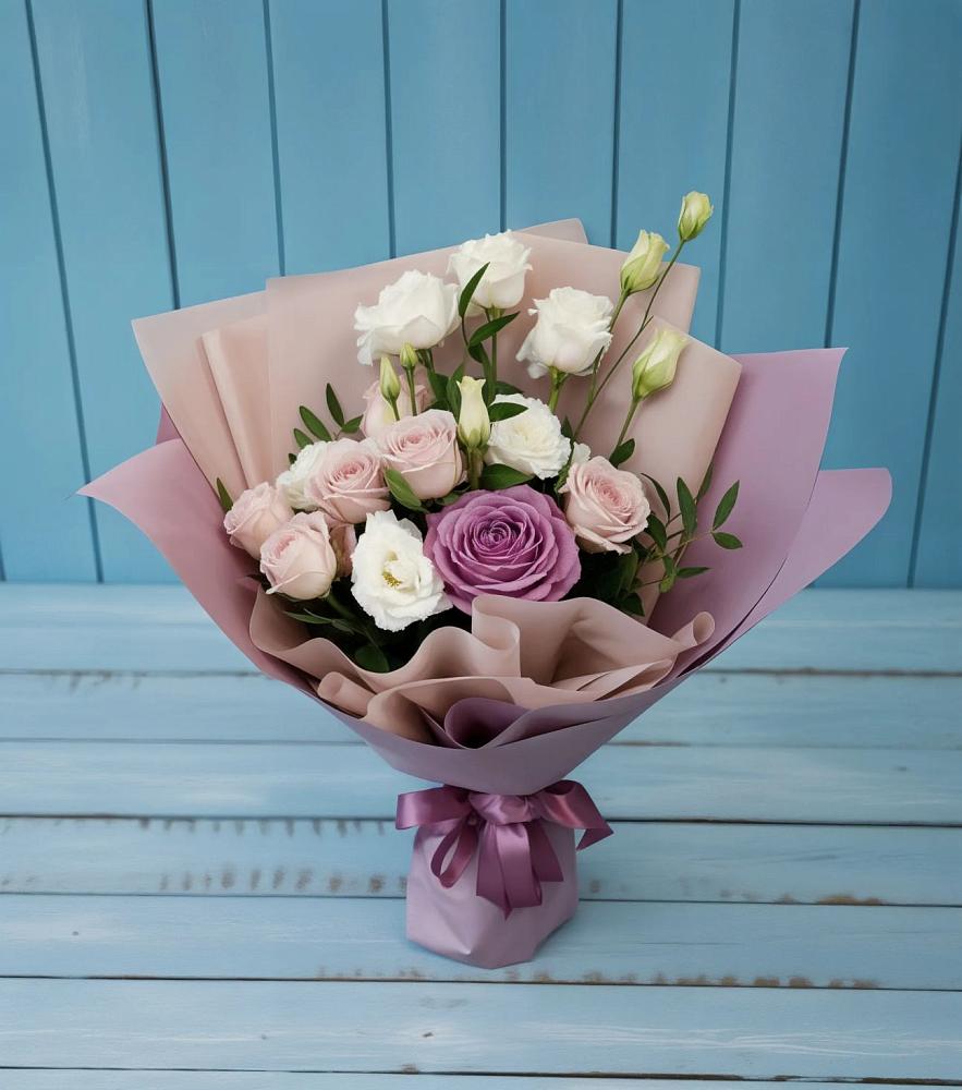 Букет цветов из: Розы и Лизиантусы в Гольёво