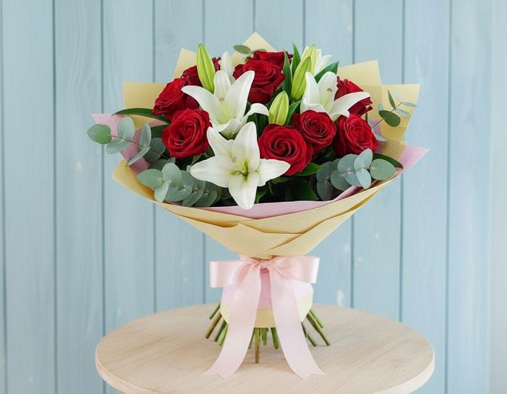 Букет цветов из: Лилии и Розы в Гольёво
